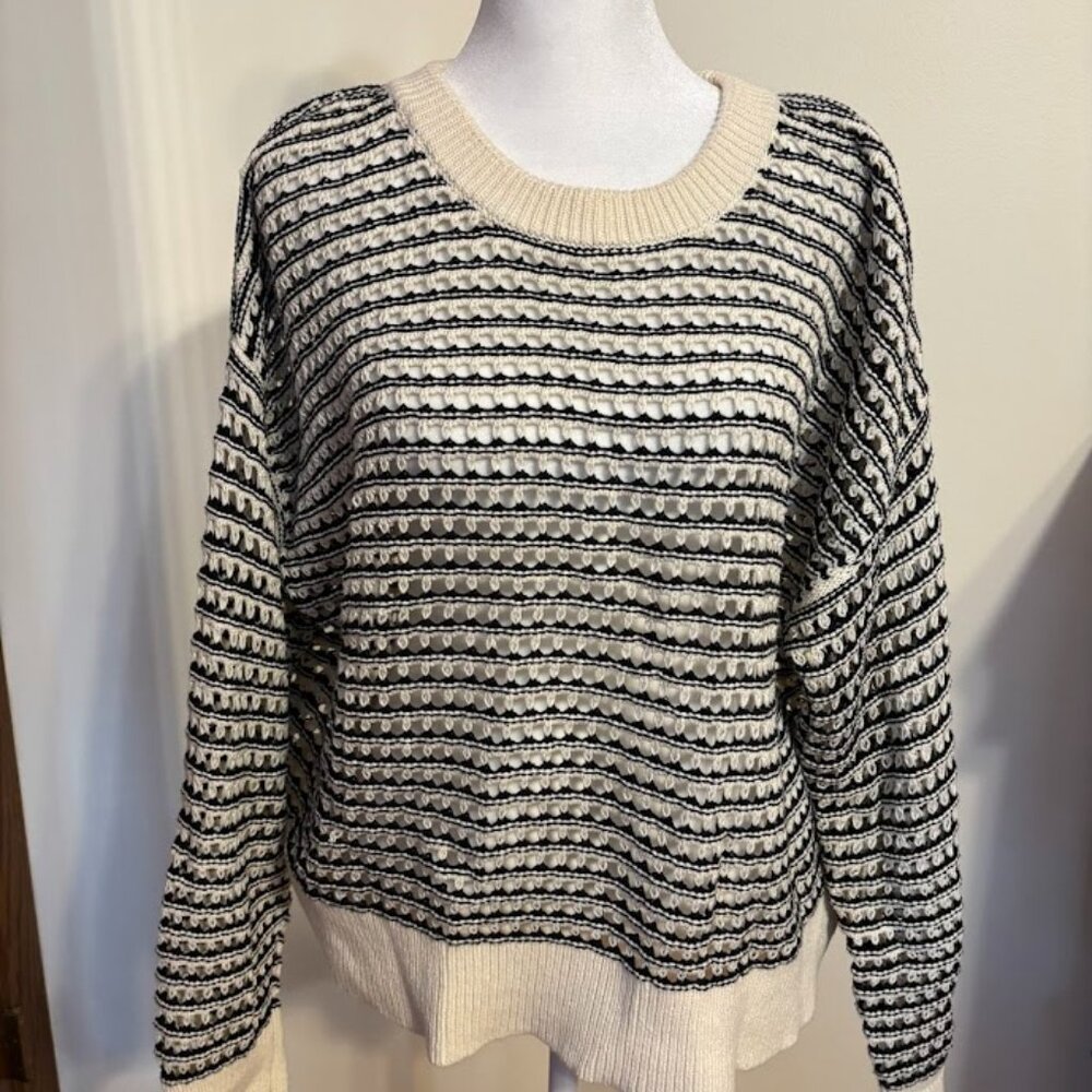 OLD NAVY Sweater in Black/White Color - Size Large